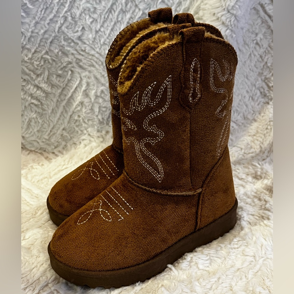 Cozy Brown Kids Boots size 9 new without box or tags